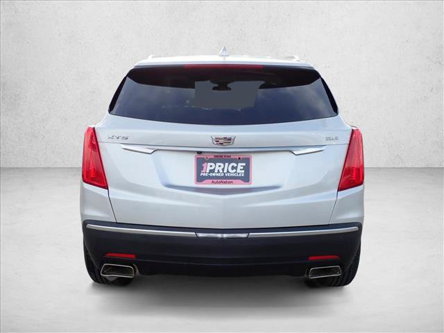 Used 2017 Cadillac XT5 Luxury w/ Driver Awareness Package FWD image 3