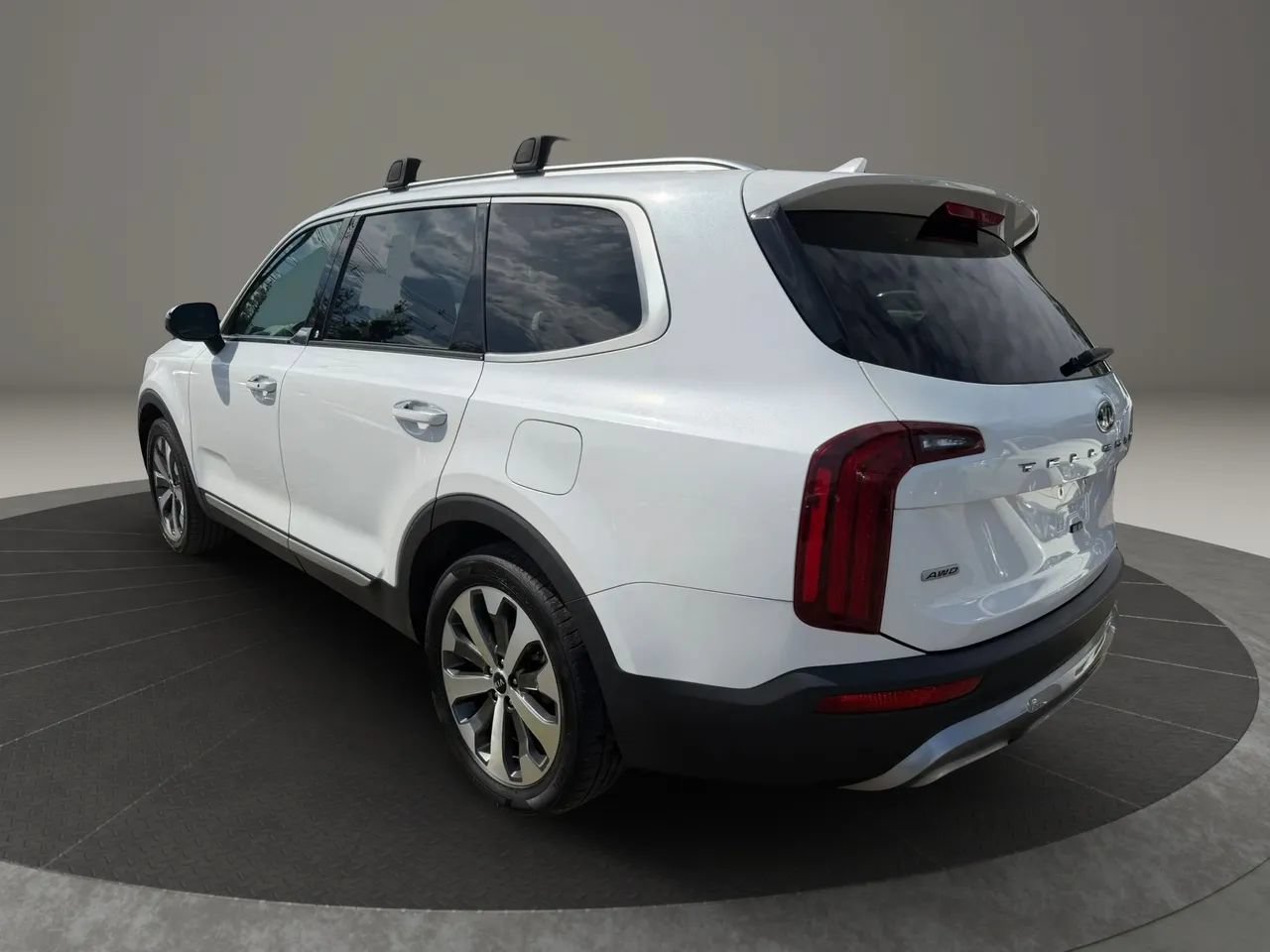 Used 2020 Kia Telluride S w/ S 8 Passenger Seating Package AWD/4WD image 7