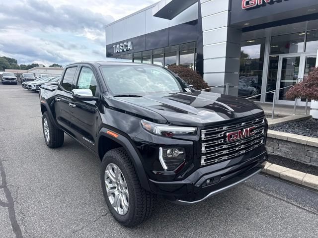 New 2026 GMC Canyon Denali w/ LPO, Denali Black Edition AWD/4WD image 1