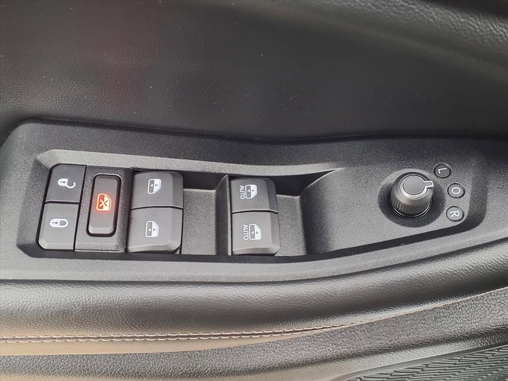 Used 2023 Jeep Grand Cherokee Limited image 12