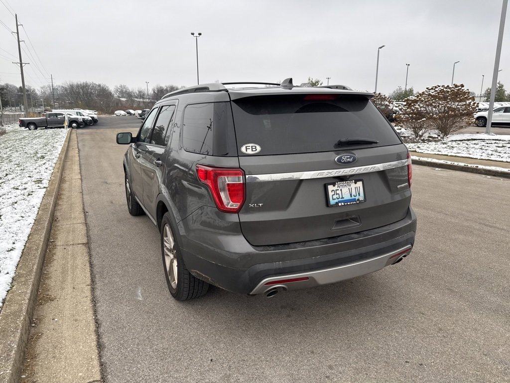 Used 2016 Ford Explorer XLT w/ Equipment Group 202A image 7