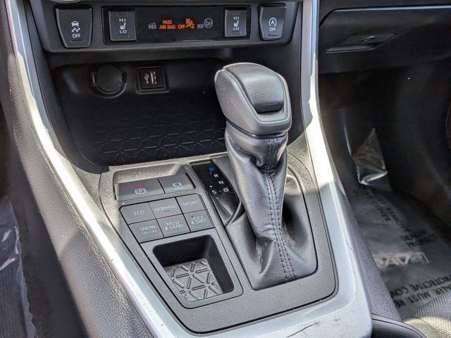 Used 2025 Toyota RAV4 XLE w/ Weather Package AWD/4WD image 20