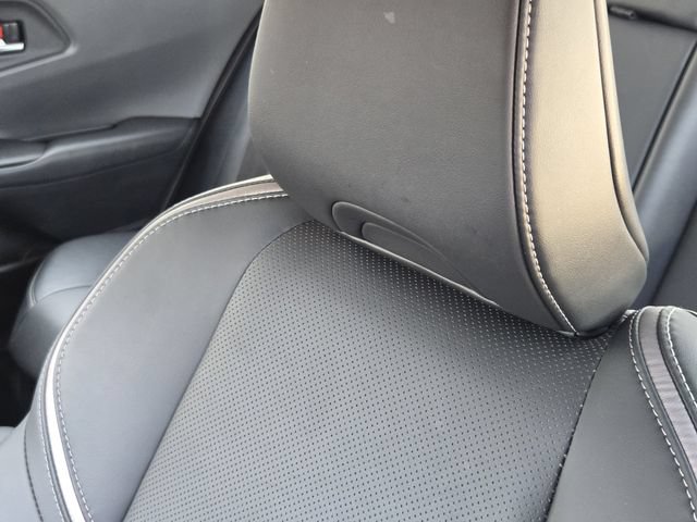 Used 2025 Toyota Prius Limited w/ Limited Premium Package FWD image 16