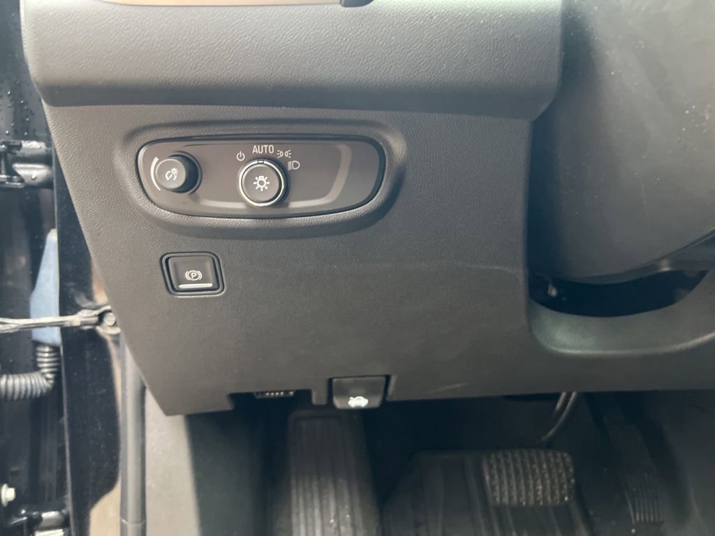 Certified 2023 GMC Terrain SLE w/ Driver Convenience Package image 16