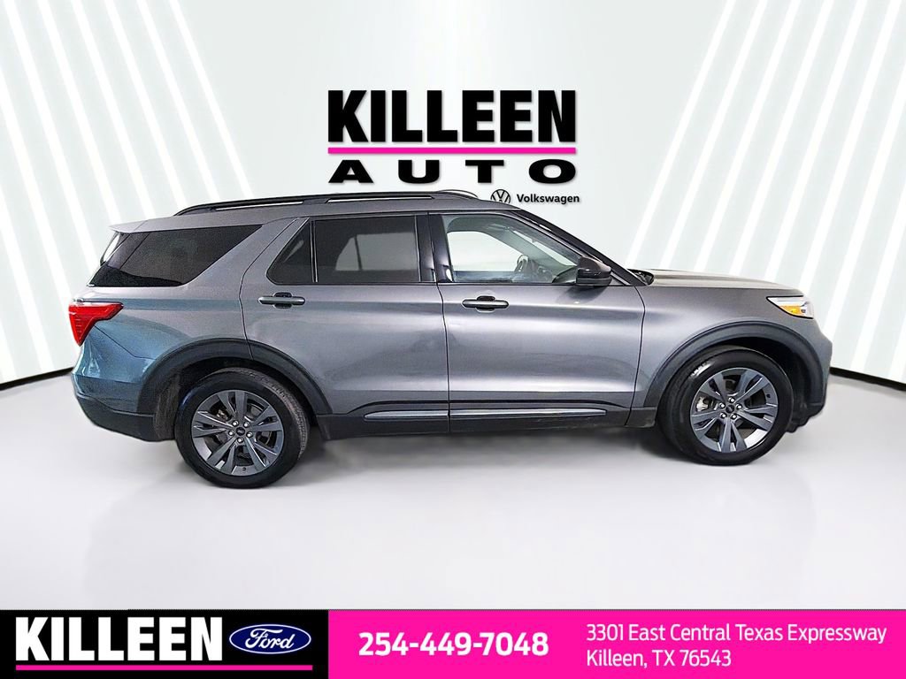 Used 2023 Ford Explorer XLT w/ Equipment Group 202A image 9