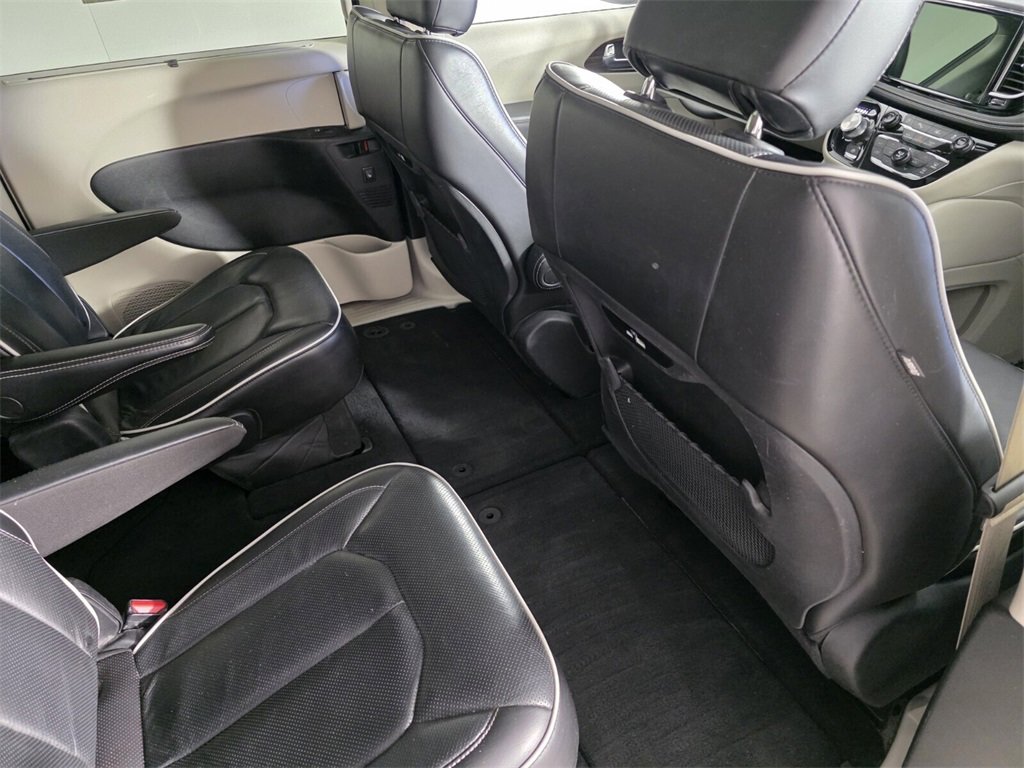 Used 2023 Chrysler Pacifica Limited image 33