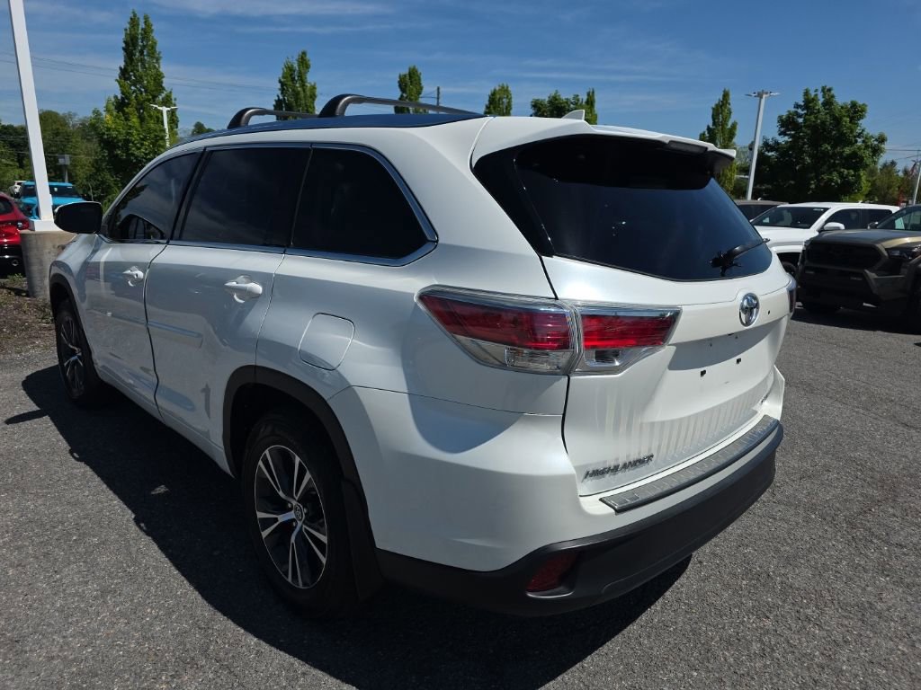 Used 2016 Toyota Highlander XLE AWD/4WD image 4