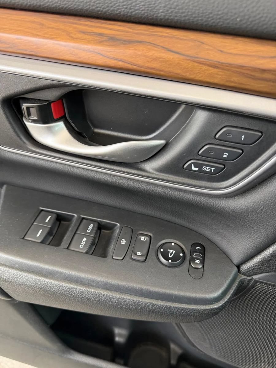 Used 2017 Honda CR-V Touring image 12