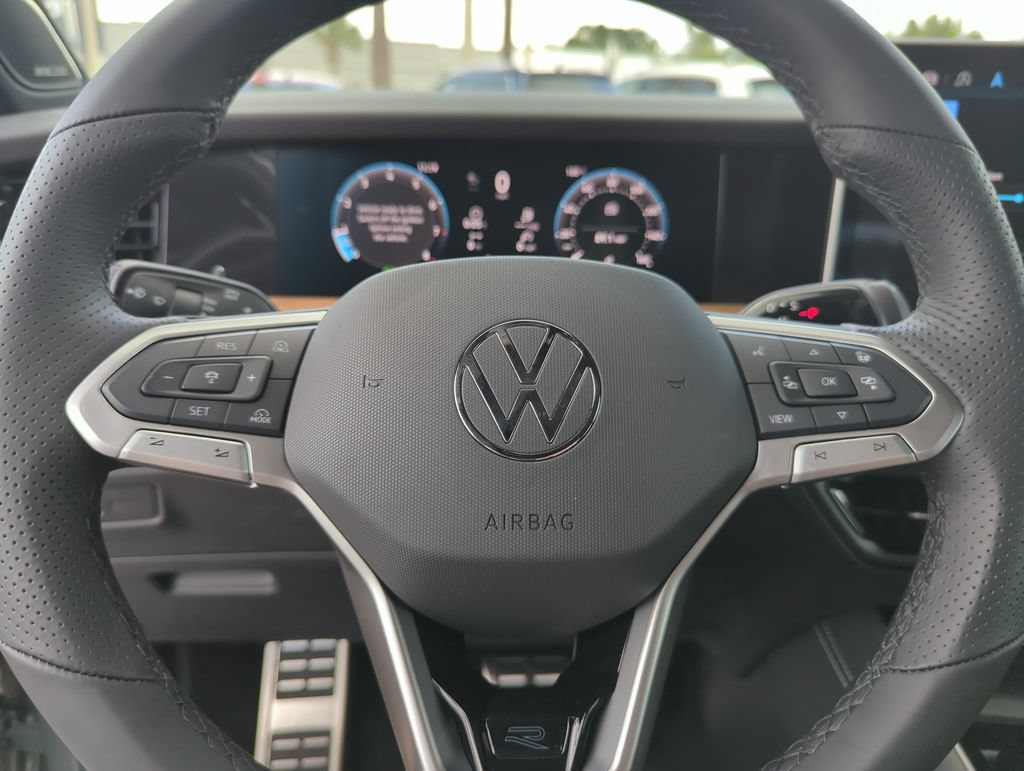 New 2026 Volkswagen Tiguan SEL R-Line AWD/4WD image 44