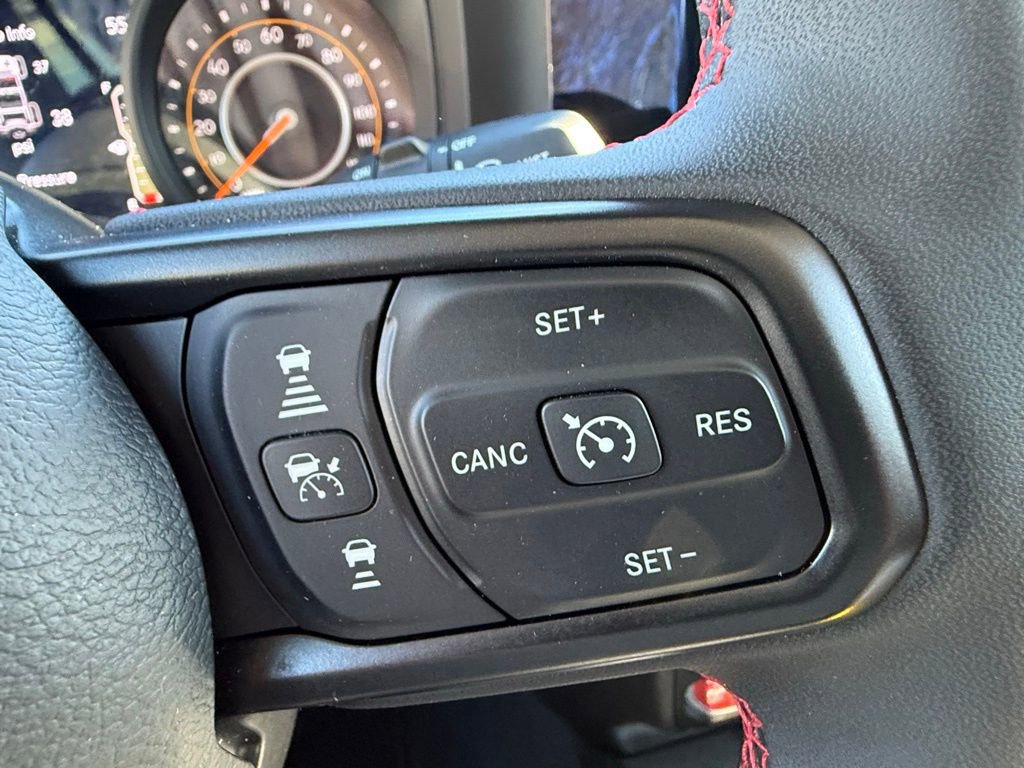 Certified 2024 Jeep Wrangler Unlimited Rubicon w/ Technology Group image 30