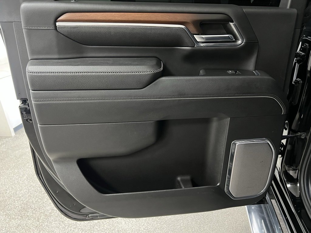 Used 2024 GMC Sierra 3500 Denali w/ Denali Reserve Package image 47