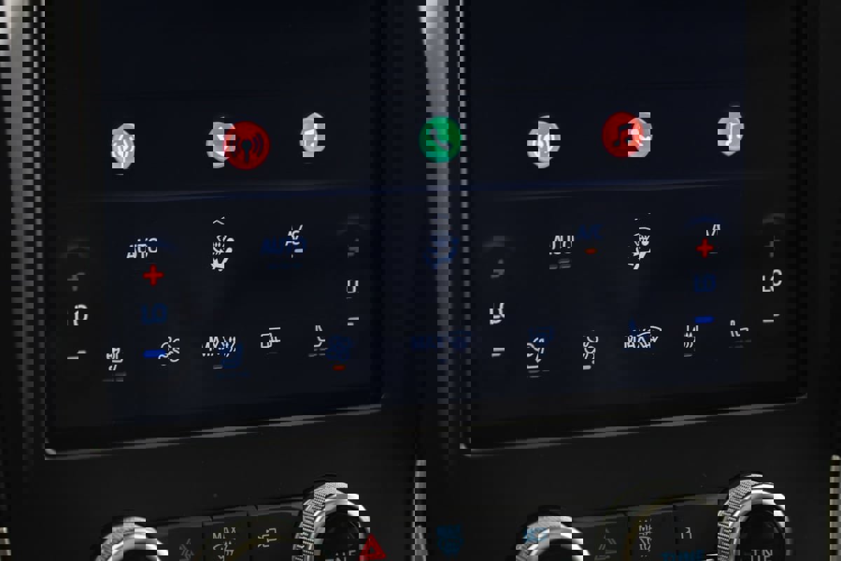 Used 2024 Ford Edge SEL w/ Convenience Package image 30