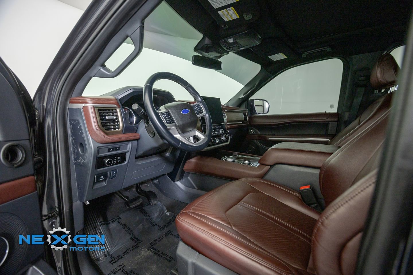 Used 2024 Ford Expedition Max Limited AWD/4WD image 10