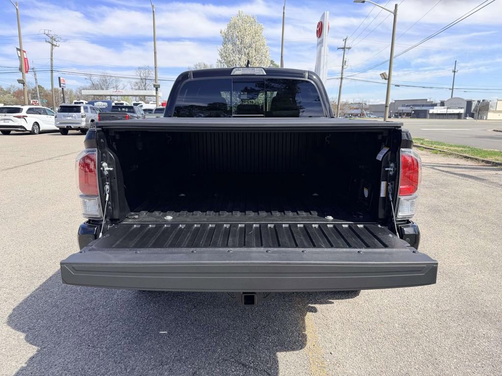 Used 2023 Toyota Tacoma TRD Off-Road w/ Advanced Technology Package image 15