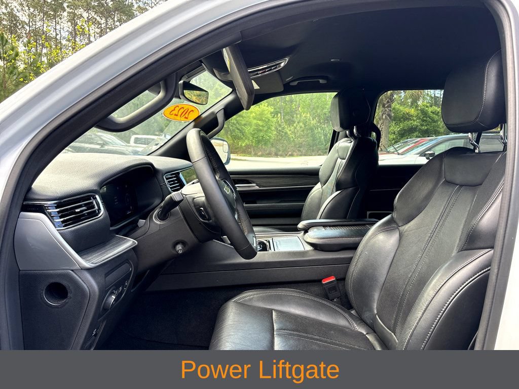 Used 2023 Jeep Wagoneer L Series II AWD/4WD image 11