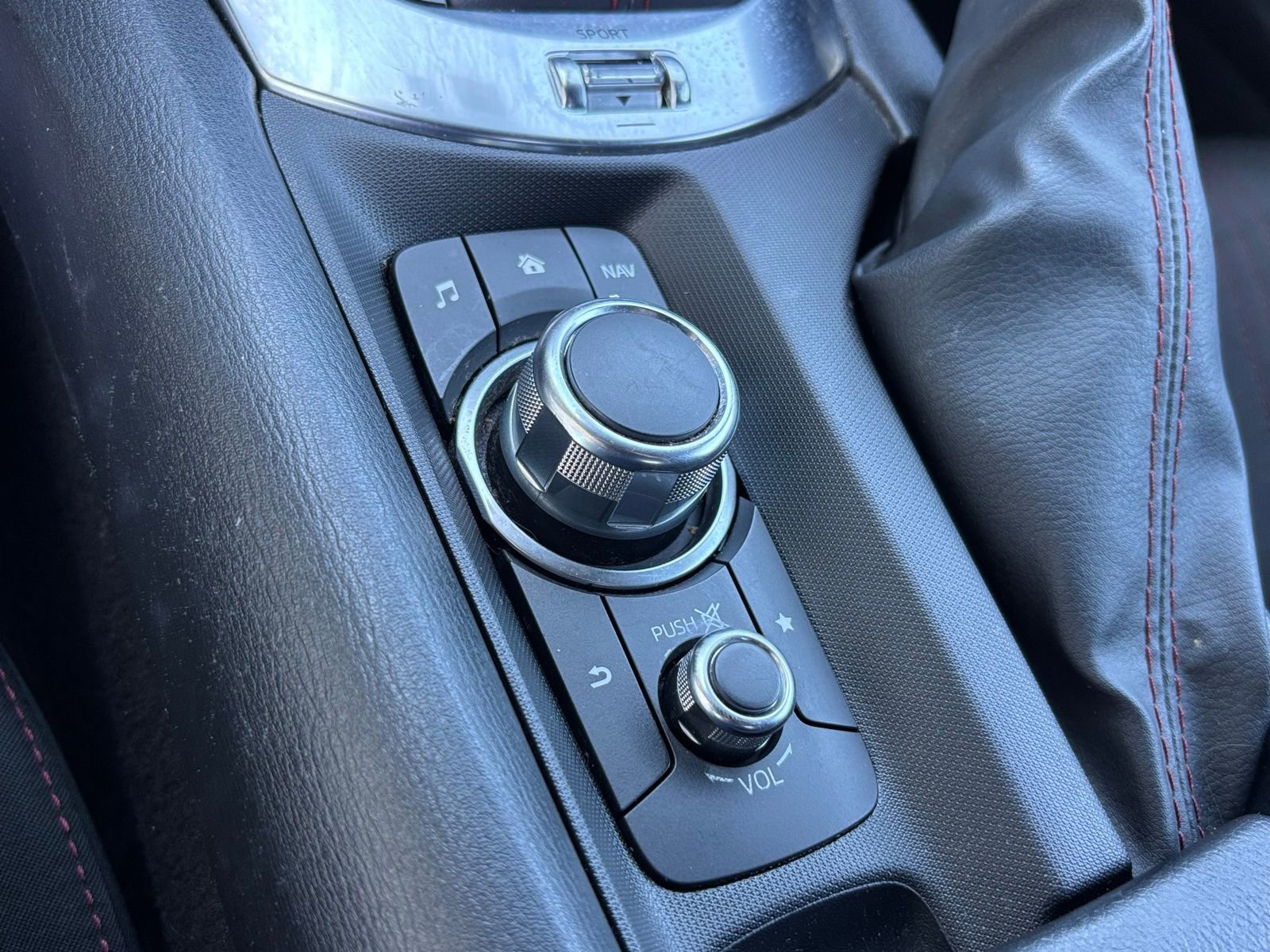 Used 2016 MAZDA MX-5 Miata Club image 17