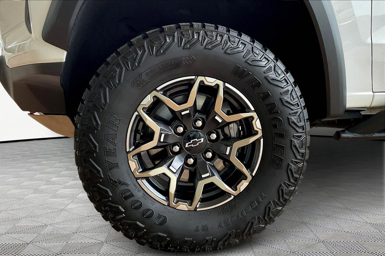 Used 2024 Chevrolet Colorado ZR2 image 33