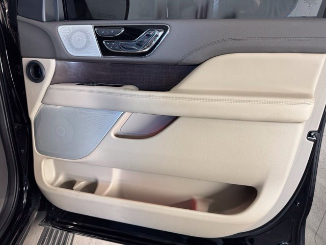 Used 2024 Lincoln Navigator Reserve AWD/4WD image 27