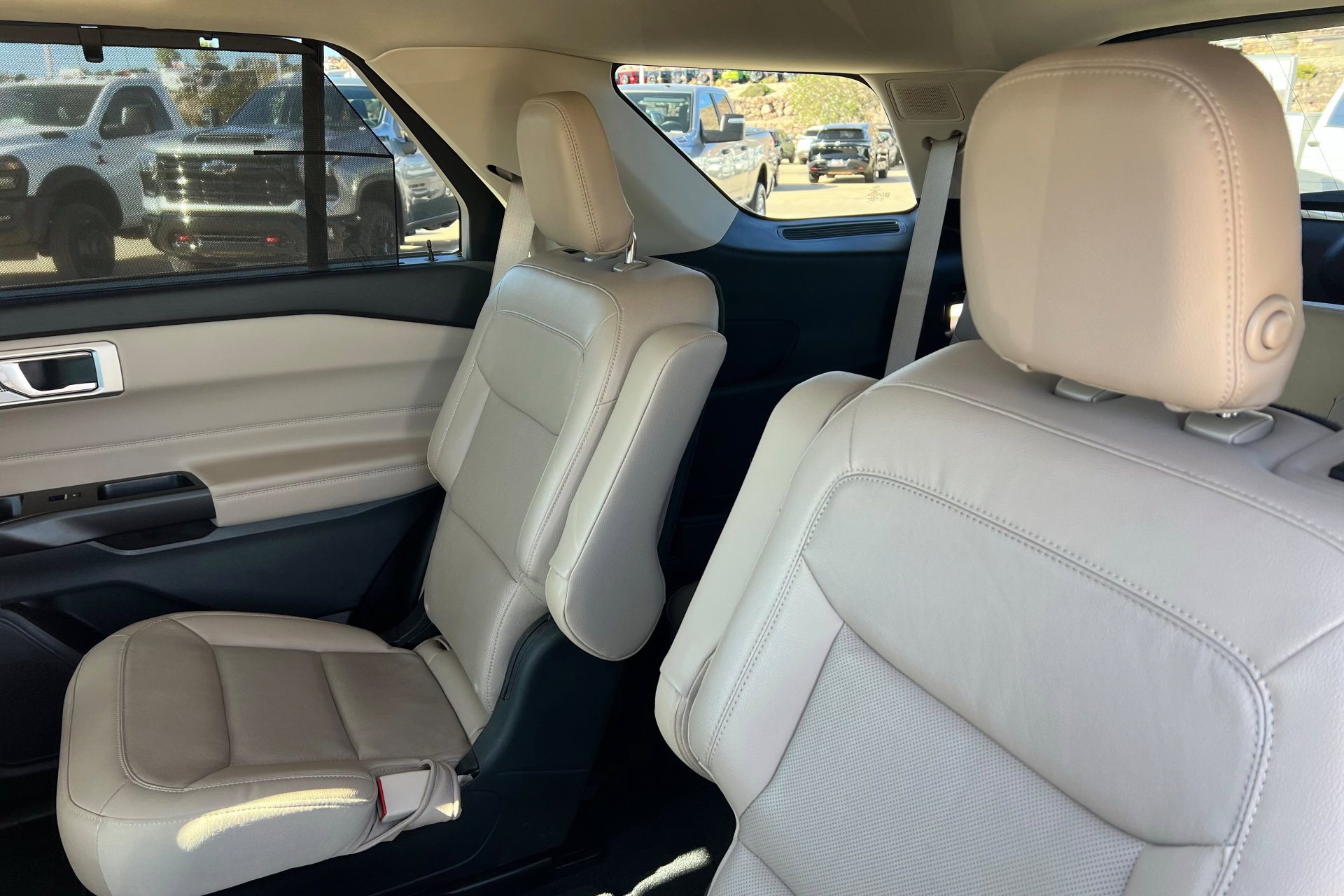 Used 2020 Ford Explorer Limited w/ Class III Trailer Tow Package image 20