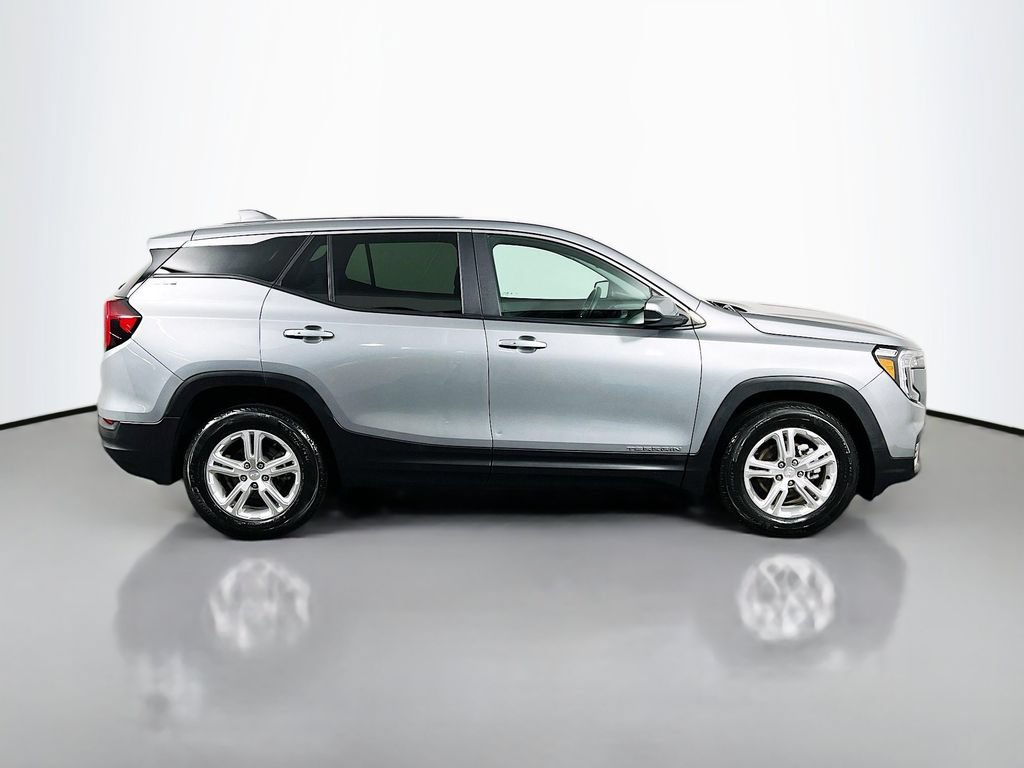 Used 2024 GMC Terrain SLE FWD image 4