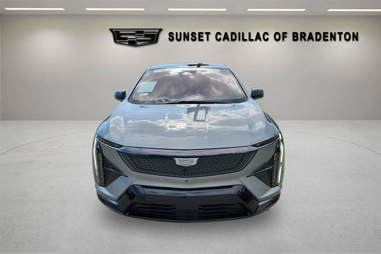 Certified 2025 Cadillac Optiq Sport 2 w/ LPO, Floor Liner Package image 2