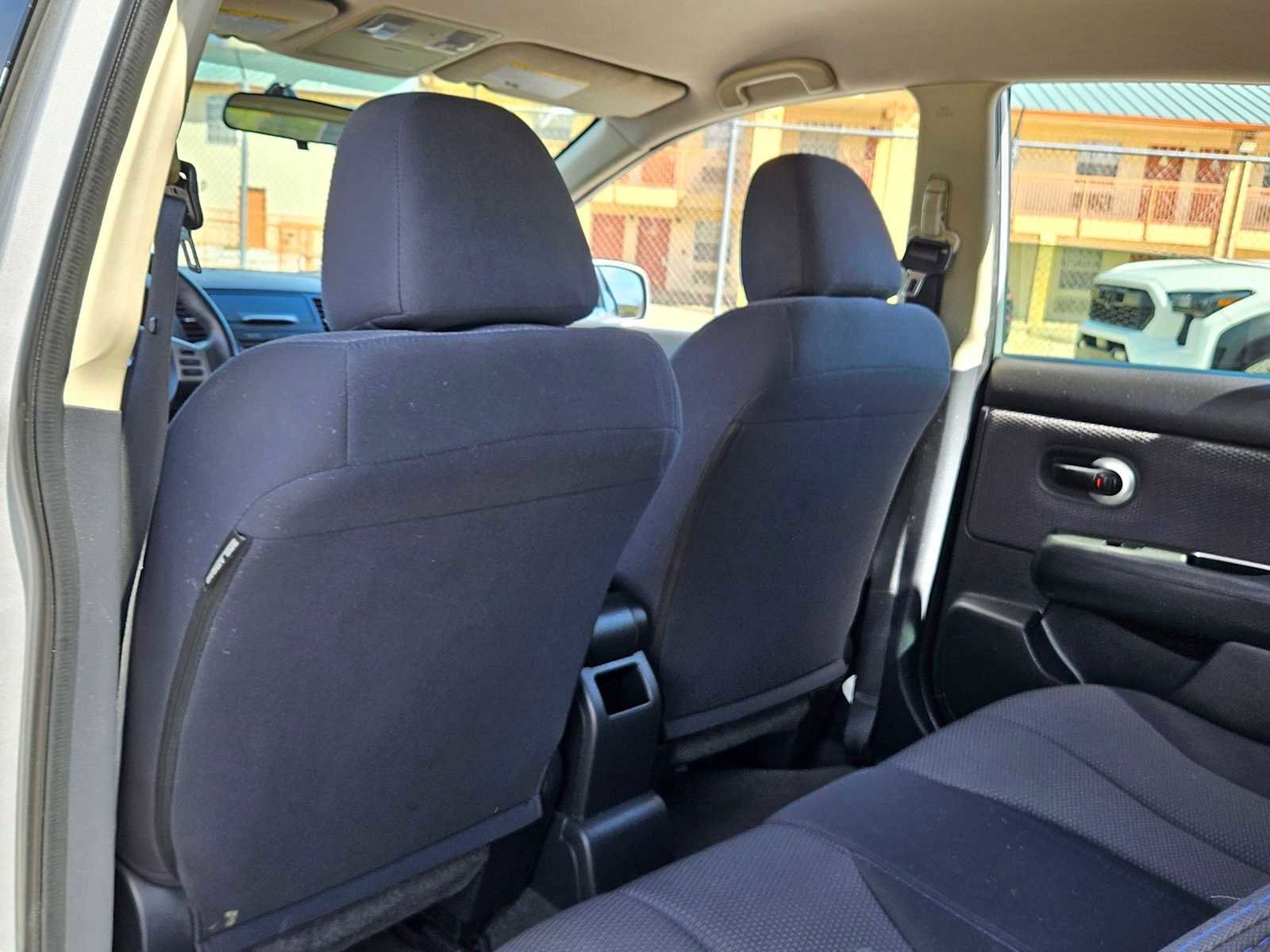 Used 2009 Nissan Versa SL w/ Convenience Pkg image 16