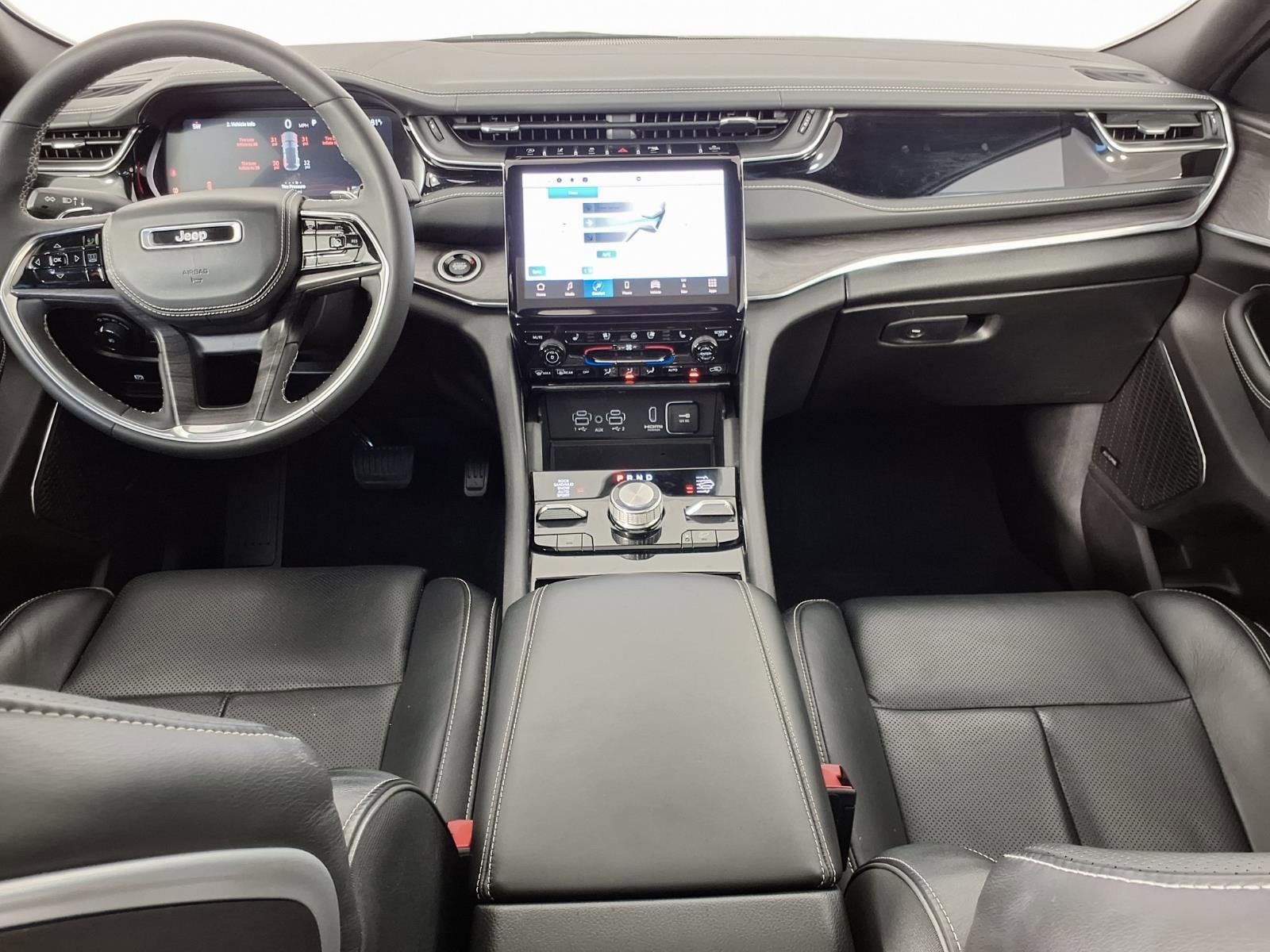 Used 2024 Jeep Grand Cherokee Overland w/ Luxury Tech Group IV image 9