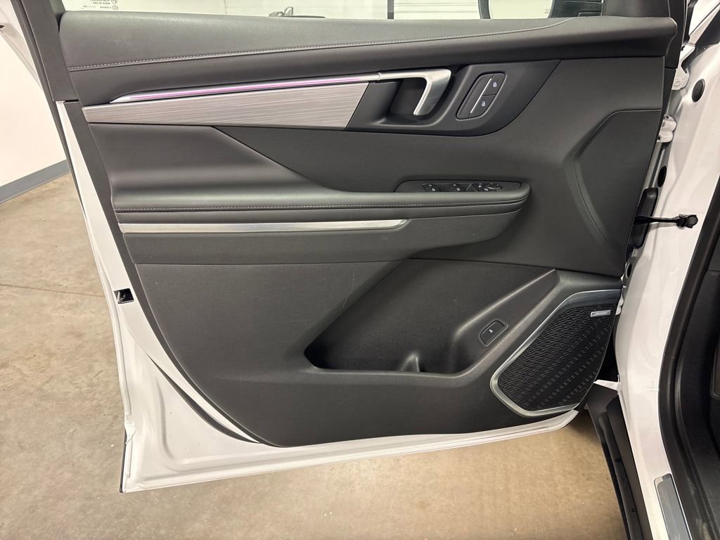 Certified 2025 Buick Enclave Preferred image 23