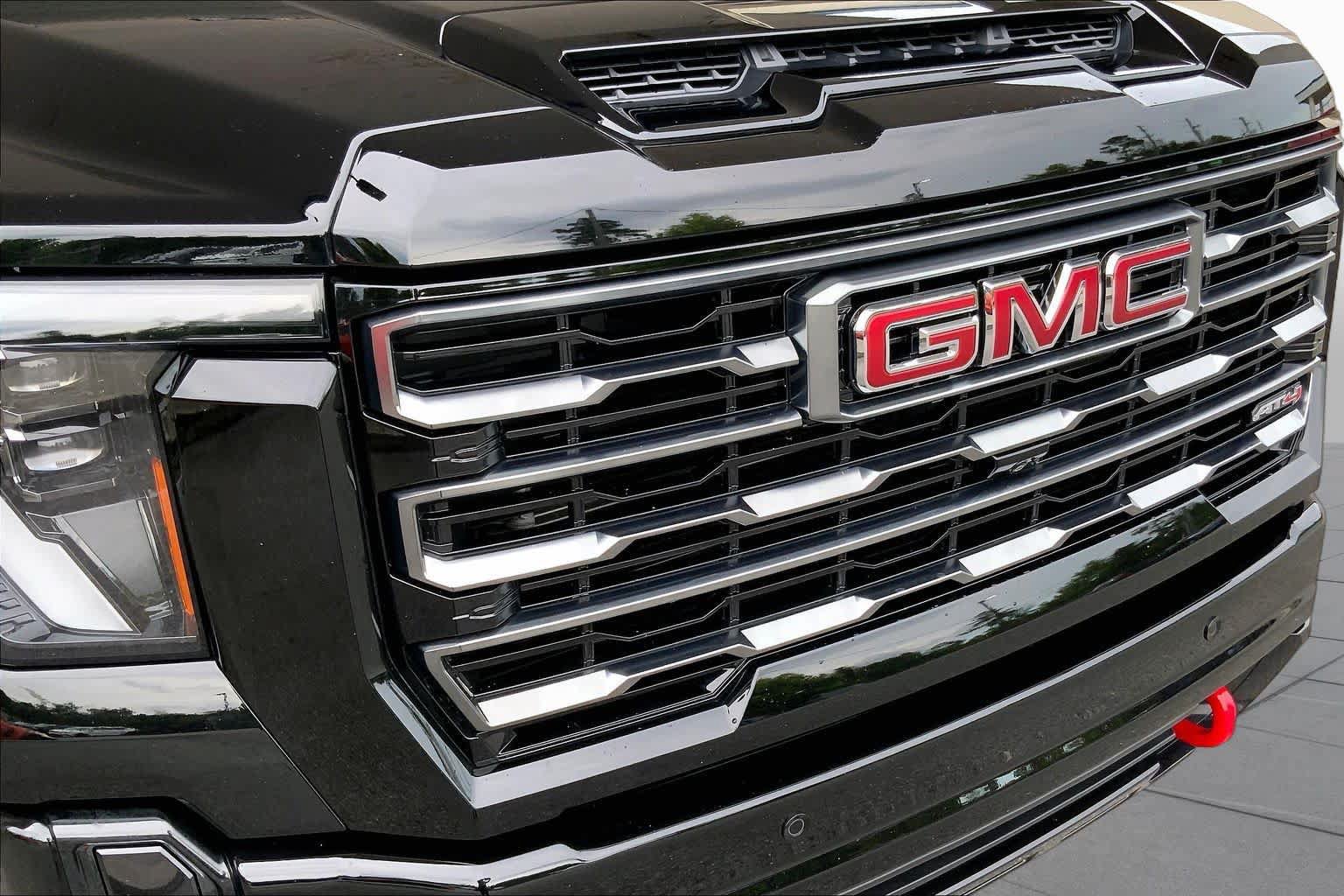 Used 2025 GMC Sierra 2500 AT4 w/ AT4 Premium Plus Package AWD/4WD image 32