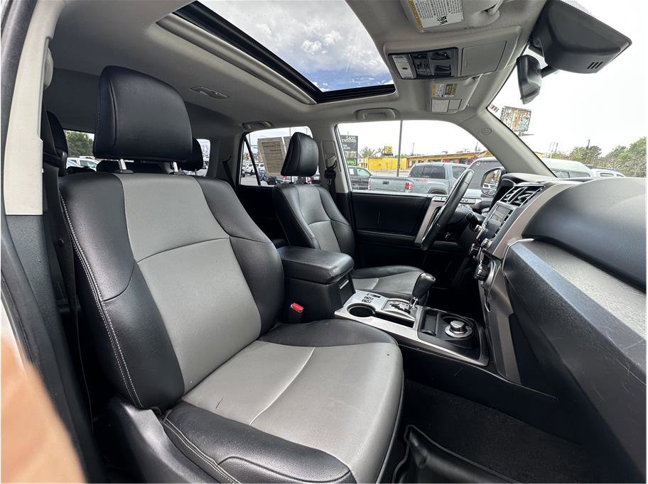 Used 2020 Toyota 4Runner SR5 Premium w/ Moonroof Package AWD/4WD image 15