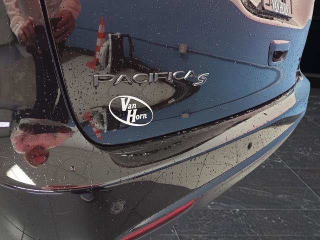New 2026 Chrysler Pacifica Limited w/ S Appearance Package FWD image 39
