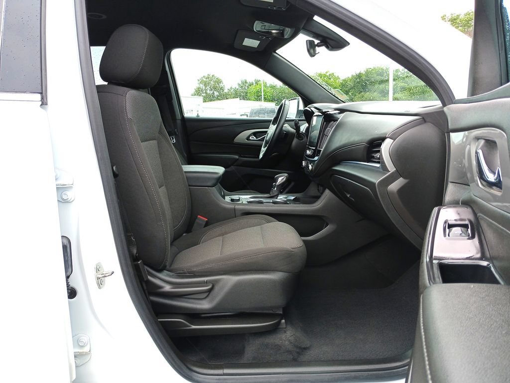 Certified 2023 Chevrolet Traverse LT FWD image 29