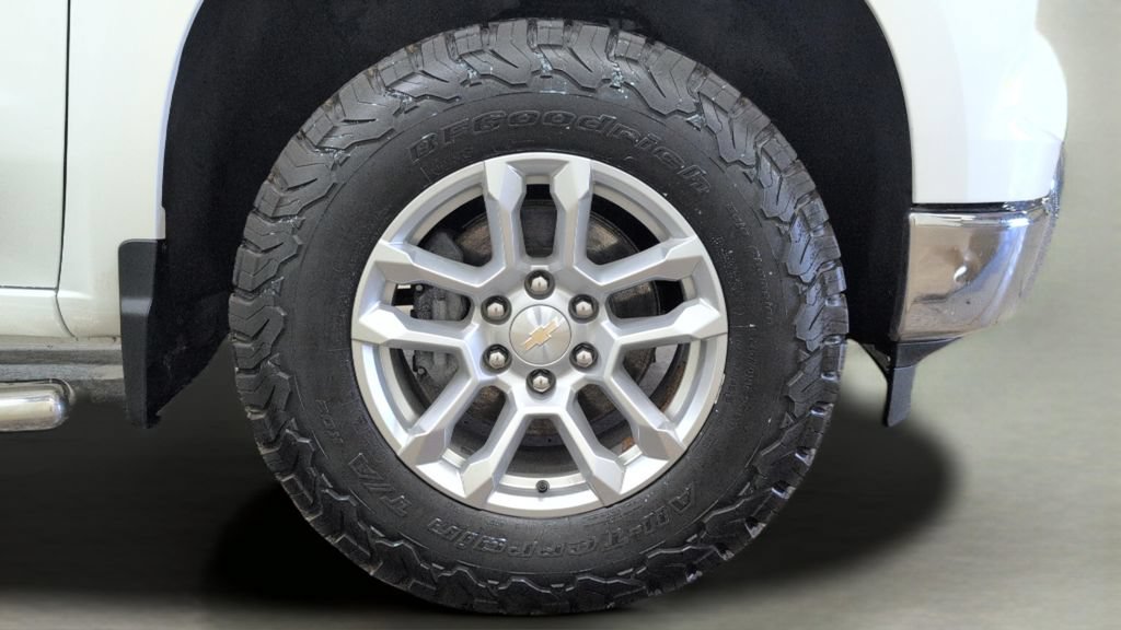 Used 2024 Chevrolet Silverado 1500 LT AWD/4WD image 30