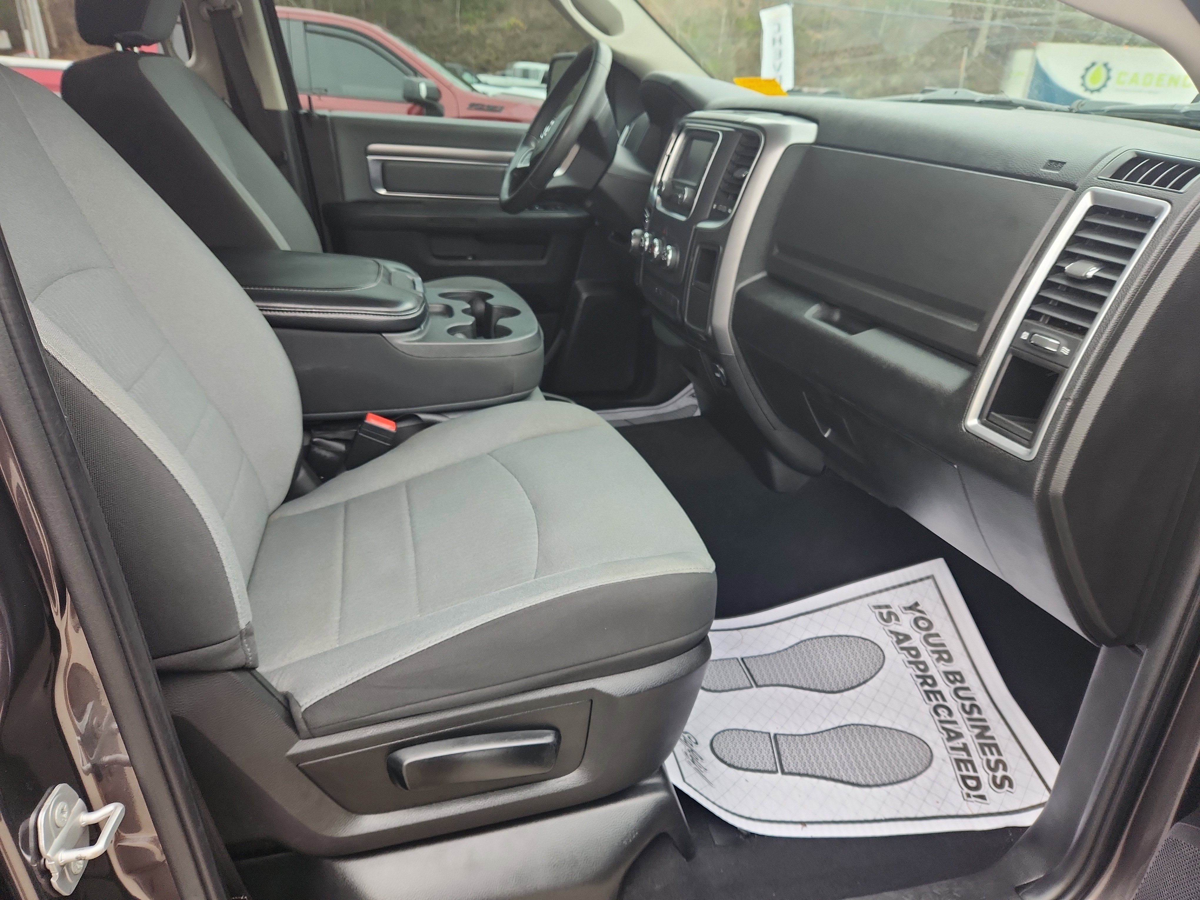 Used 2021 RAM 1500 Classic SLT image 27