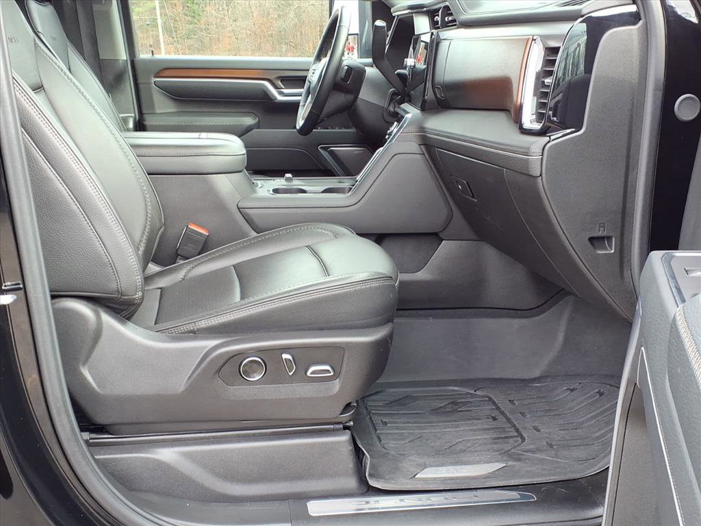 Used 2025 GMC Sierra 3500 Denali w/ Denali Reserve Package image 2