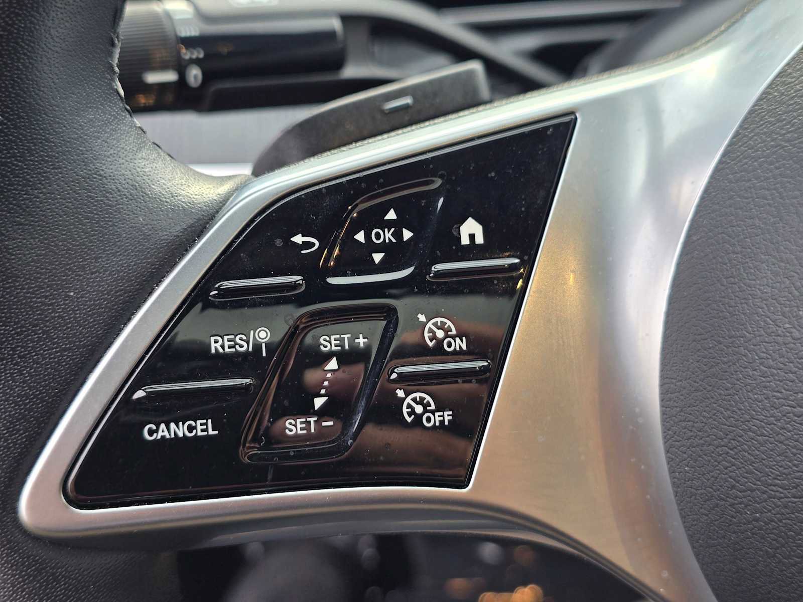 Used 2025 Mercedes-Benz C 300 C 300 image 36