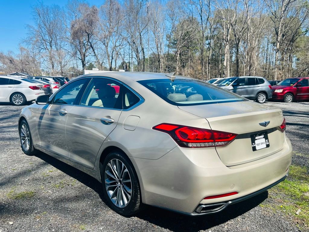 Used 2015 Hyundai Genesis 3.8 image 4