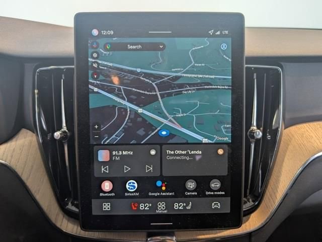 Used 2026 Volvo XC60 B5 Core w/ Climate Package image 19