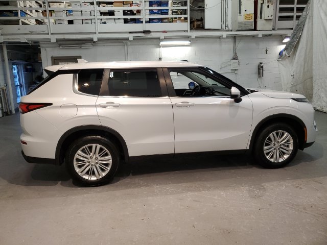 Used 2024 Mitsubishi Outlander ES AWD/4WD image 8