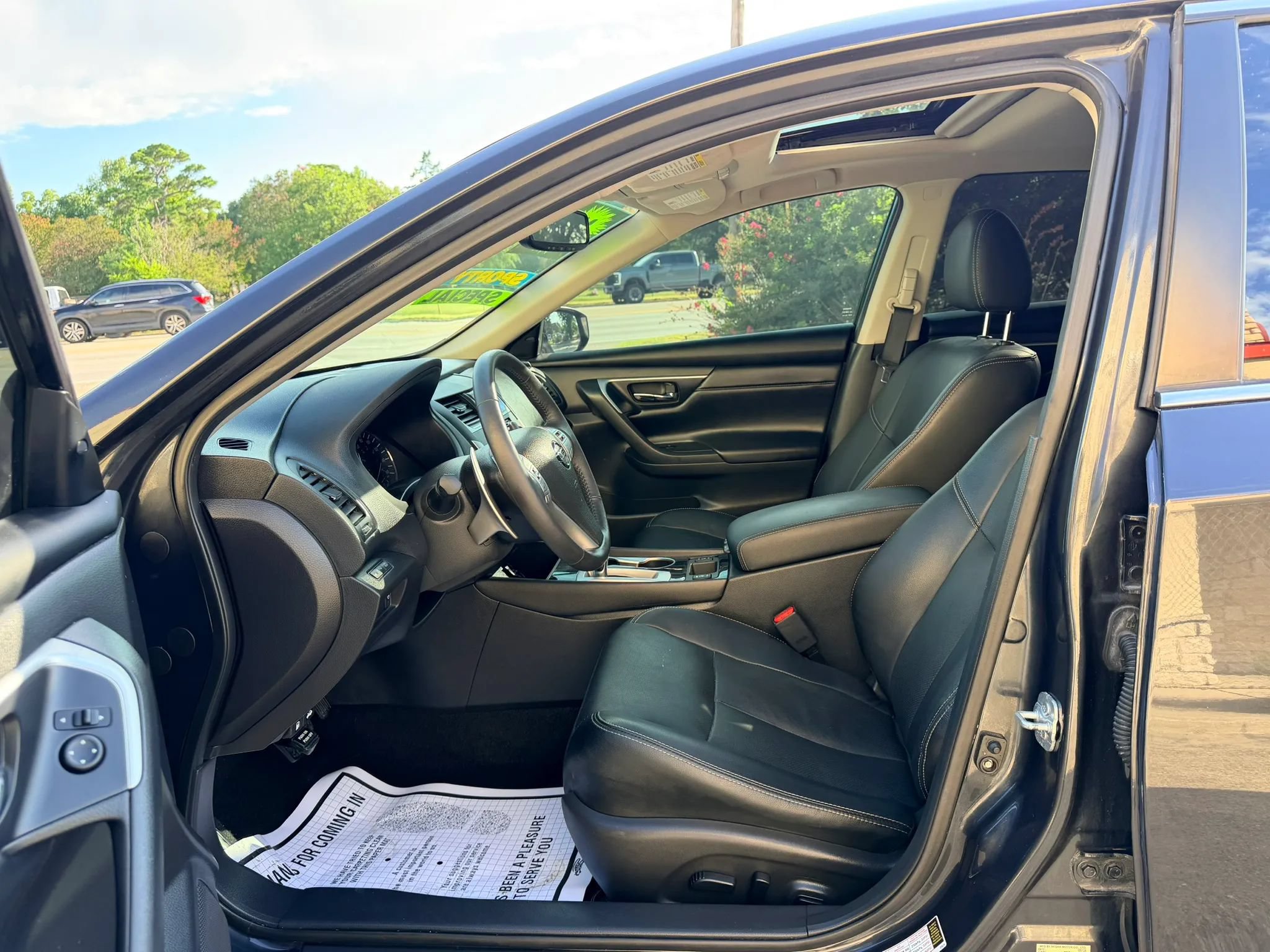 Used 2017 Nissan Altima 3.5 SL FWD image 10