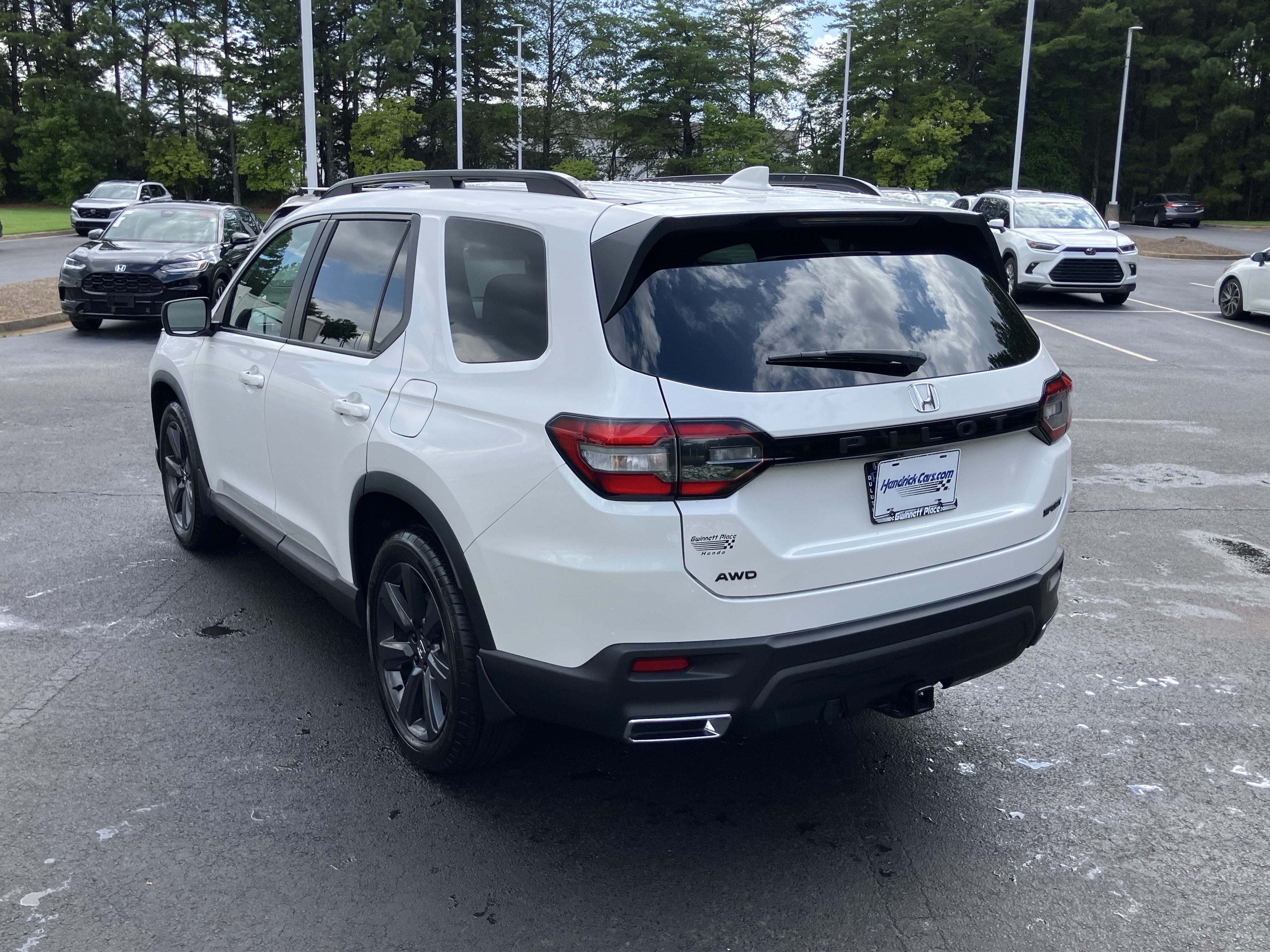 Certified 2025 Honda Pilot Sport image 8