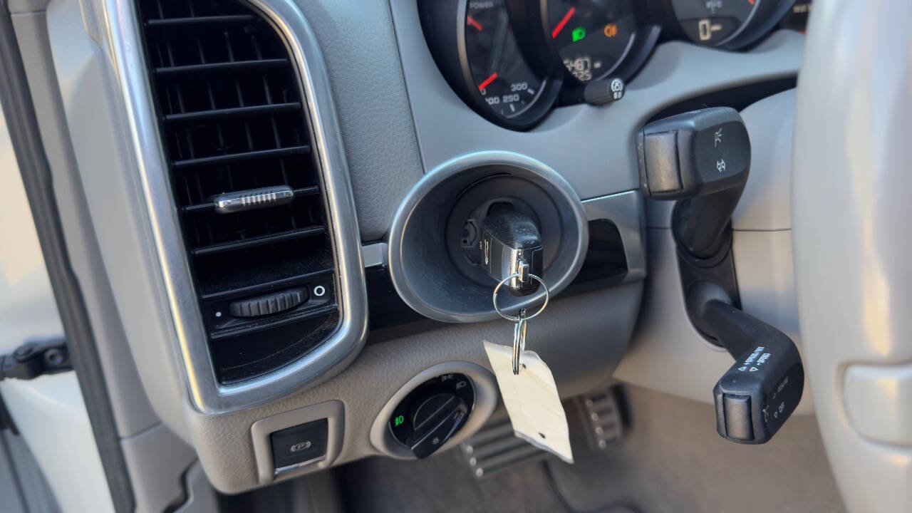 Used 2011 Porsche Cayenne S image 31