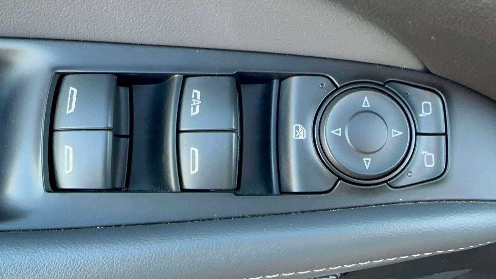 Used 2024 Buick Enclave Essence w/ Experience Buick Package AWD/4WD image 9