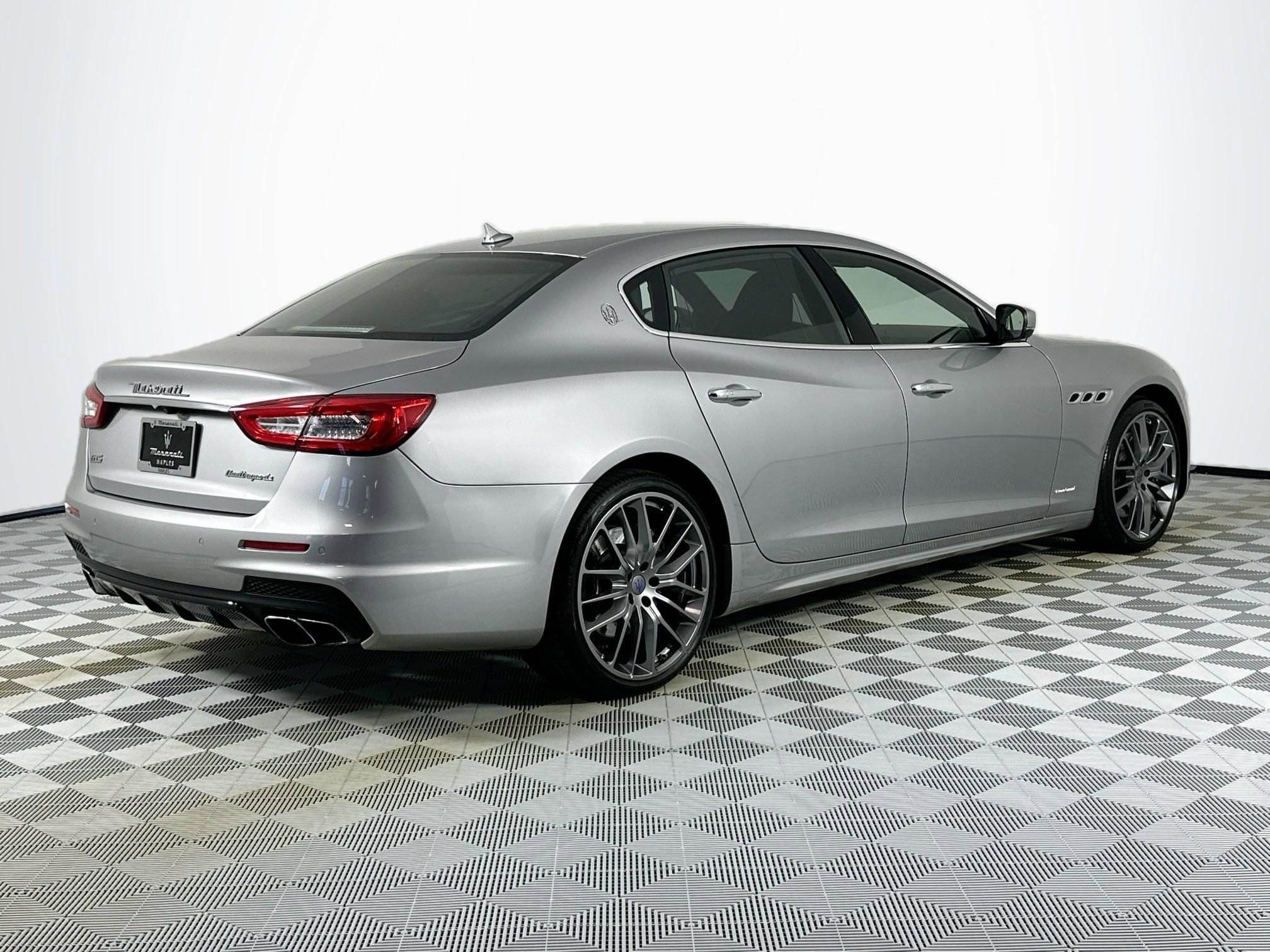 Used 2017 Maserati Quattroporte GTS GranSport image 5