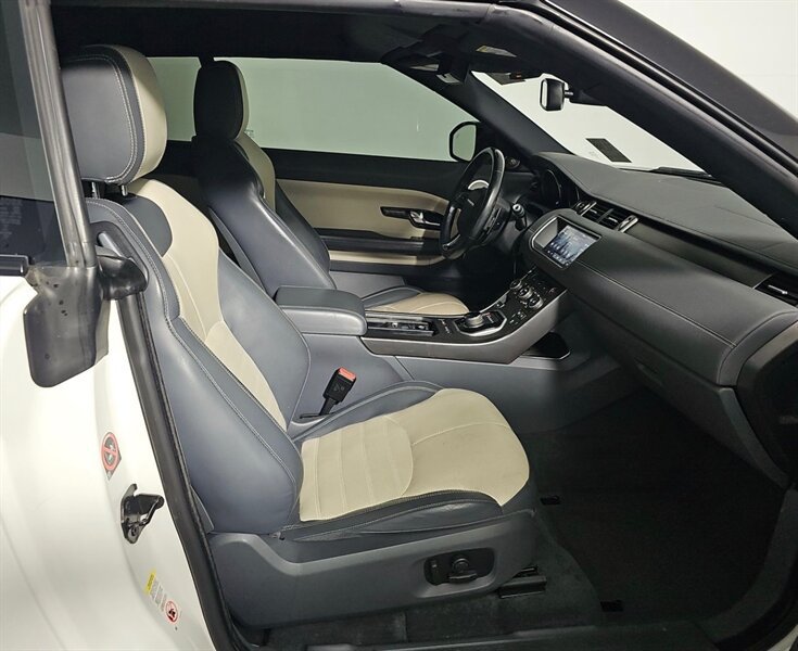 Used 2018 Land Rover Range Rover Evoque SE Dynamic AWD/4WD image 12
