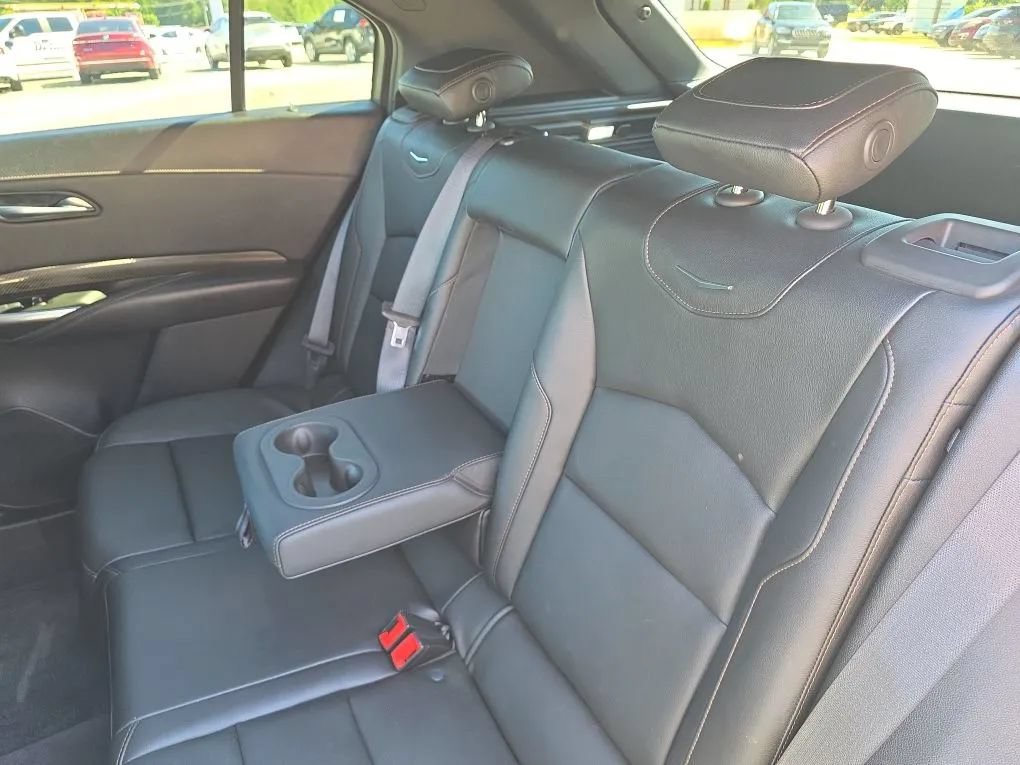Used 2020 Cadillac XT4 Sport w/ Cold Weather Package AWD/4WD image 39