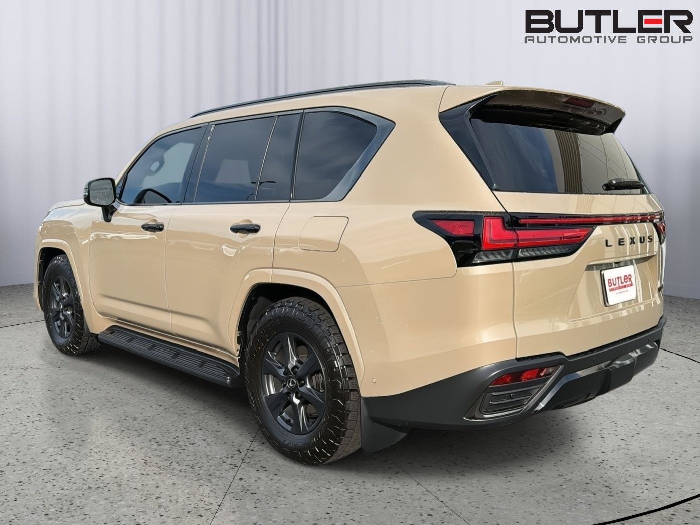 Certified 2025 Lexus LX 700h Overtrail AWD/4WD image 4