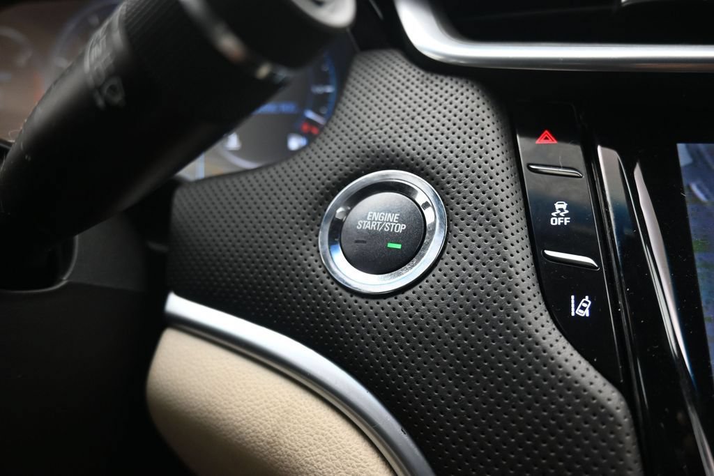 Used 2013 Cadillac XTS Platinum FWD image 22