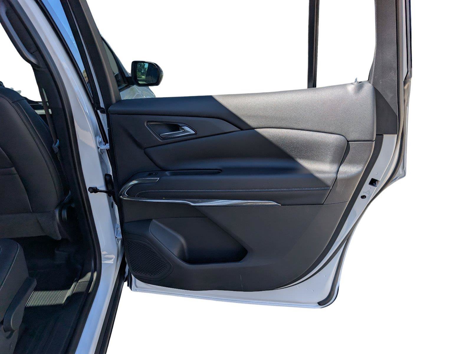 New 2027 Chevrolet Traverse LT w/ Driver Confidence Package FWD image 23