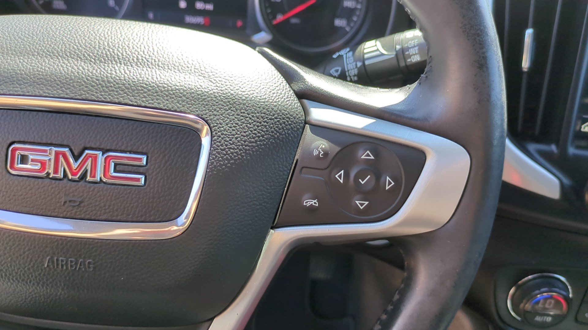 Used 2021 GMC Terrain SLT w/ Elevation Edition AWD/4WD image 18